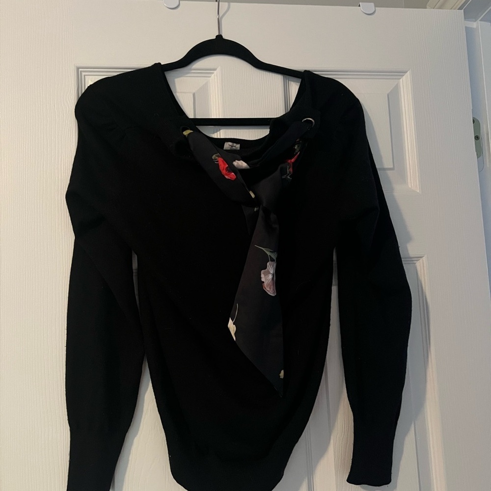 Tristan sweater size M